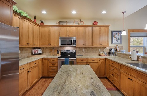 McCall House | TJ's Mountain Haus: Hot Tub, Air Conditioning, Pet Friendly