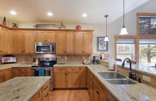 McCall House | TJ's Mountain Haus: Hot Tub, Air Conditioning, Pet Friendly