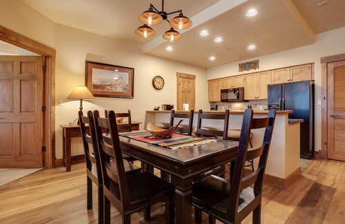 Steamboat Springs Condo | TL2202 | Beautiful Mtn Residence | Winter Shuttle | 10 Hot Tubs | 4 pools