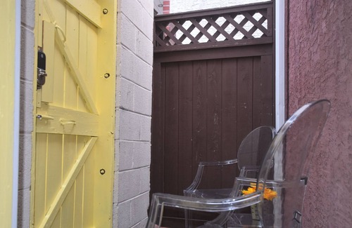 Center City House | TLA - The Sunflower Suite - Penn's Landing