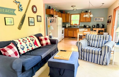 Miami Park House | TLC By The Lake | Peaceful Nature Cottage | Private Beach Access | Pet-friendly