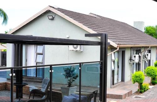 Newcastle House | TLMZ Guesthouse