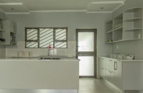 Newcastle House | TLMZ Guesthouse