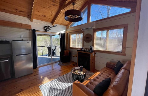 Townsend Cabin | “TN Jack” - *New* Whiskey Game Cabin