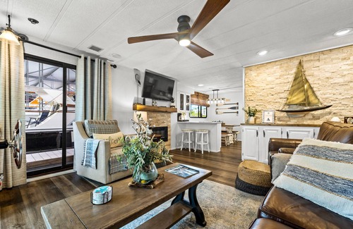Downtown Knoxville Boat Rental | TN River Luxury 70' 4 BR Houseboat @ Volunteer Landing Marina —Boat #2 of 3
