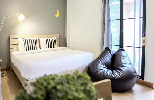 Mae Kon House | To the Moon Bed and Breakfast