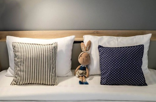 Mae Kon House | To the Moon Bed and Breakfast