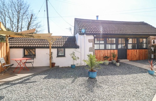 Mabe Cottage | TOADSTOOLS, pet friendly, character holiday cottage in Penryn