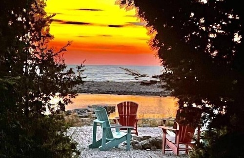 Northern Bruce Peninsula Cottage | Tobermory, Breathtaking Sunsetn