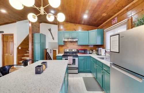 Tobyhanna Cabin | Tobyhanna Poconos Chalet near ski, casino & lakes