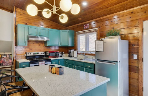 Tobyhanna Cabin | Tobyhanna Poconos Chalet near ski, casino & lakes