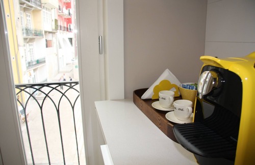 Centro / Baixa Apartment | TOC TOC YELLOW! In Porto's heart!