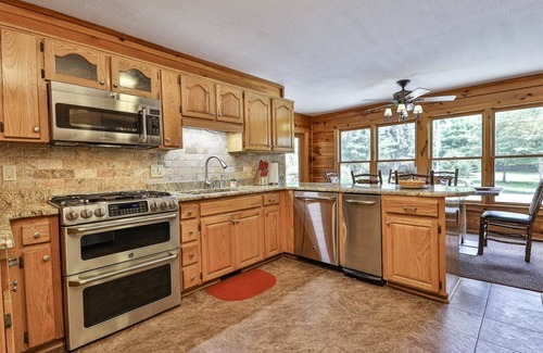 Mineral Bluff Cabin | Toccoa River Lodge | Mineral Bluff, Ga