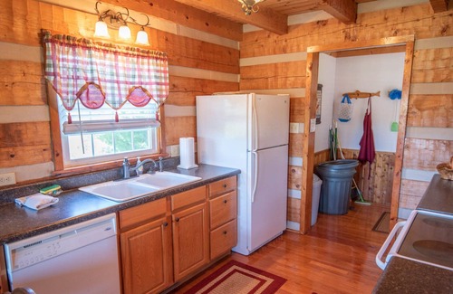 Fleetwood Cabin | Todd Cabin + Long Range Views + River Access