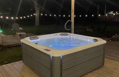 New Braunfels House | TOES UP! 6 blocks from Schlitterbahn. 5 min. from Gruene, 5 min. from DT NB.