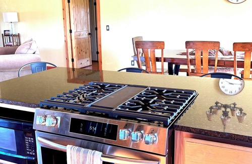 Dubois House | Togwotee Ranch House. Private 3 bedroom residence between Dubois and Yellowstone