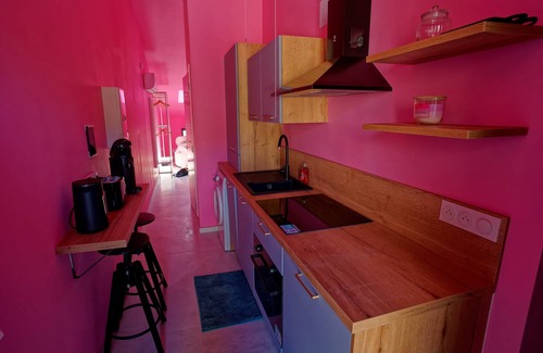 Verdun Apartment | Toi en couleurs - Sky of love & private Jacuzzi