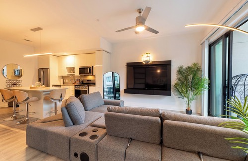 Chamblee Condo | Tokyo King Suite Near Buckhead