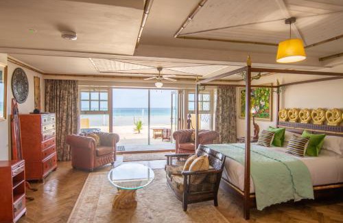 Newquay City Centre Bed & Breakfast | Tolcarne Beach Colonial Restaurant and Rooms