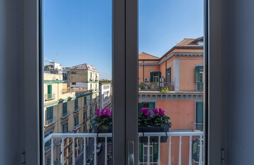 Quartieri Spagnoli Apartment | Toledo Theater 272 - Apartment 8 people in the heart of Naples