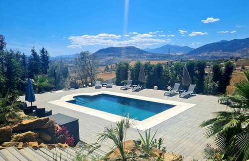 Alora Apartment | Tolles Studio "La Piscina "mit Fantastischer Aussicht auf Alora/andalusien