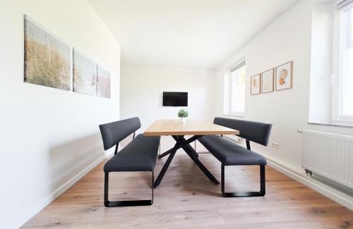 Eller Apartment | Tolstov Apartments - 3 Room Apartments - Kitchen - Dining Room - 25 min to Messe DUS