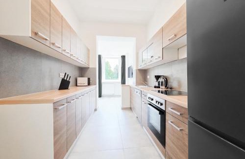 Eller Apartment | Tolstov Apartments - 3 Room Apartments - Kitchen - Dining Room - 25 min to Messe DUS