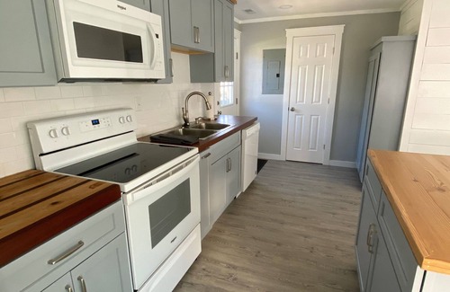 Summerton House | Tom Charles Goat Island Fishing Retreat