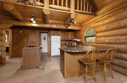 Gallatin Gateway Cabin | Tom's Big Sky Cabin - Close to the Gallatin River, hiking, and Yellowstone!