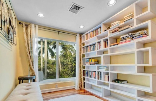 Riverside Park House | Tom's Two Story w/ Heated Salt Water Pool 3 bed/3bath