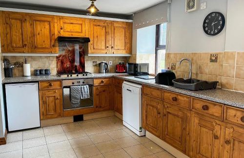 Over Haddon House | Tom Wragg Suite - Uk40248