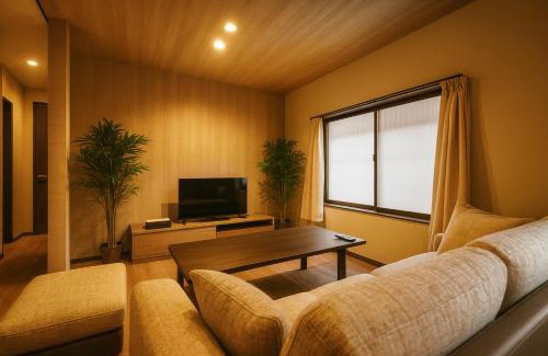 Shimogyo House | TOMORI Kyoto- Cozy for Couples, Perfect for friends & Families