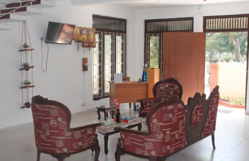 Jaffna House | Tony's Garden House Back Packers inn