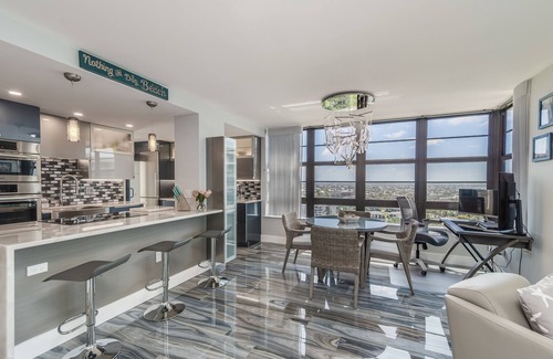 Marco Island Condo | ⭐️Too Nice to Rent ~ Luxury end unit on beach with monster ocean & city views 🌊👀☀️