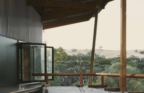 Toodyay House | Toodyay Art Shack on Avon River - Stayz Holiday Home Awards finalist 2019