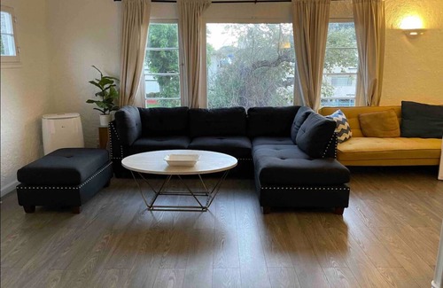 Pico - Robertson Apartment | Top, best location & updated home in LA