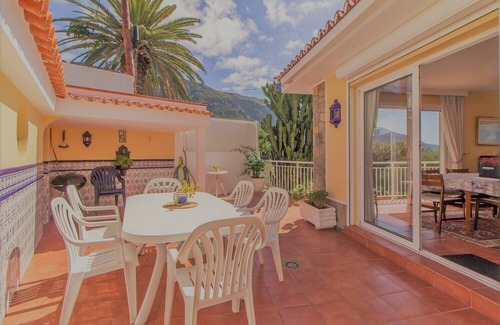 Los Realejos Villa | Top Coastal House With Amazing Seaviews