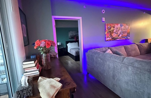 Highland Garden Condo | Top-Floor 2/2 Furnished Apt w/View, Amenities, Parking — Month-to-Month!