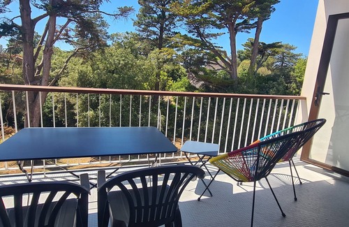 Pornic Apartment | Top floor 2-room apartment with side sea view and terrace/300 m Beach