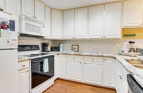 Edisto Island House | Top-floor 3rd-row condo with balcony, AC, outdoor pool & beach access