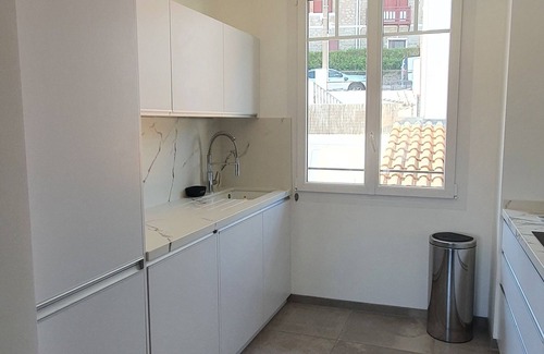 Saint-Jean-de-Luz Apartment | Top floor apartment close to the sea with quiet balcony