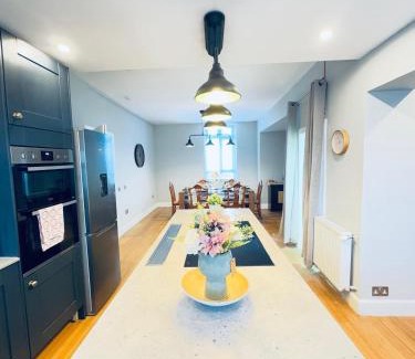 Gorgie Apartment | Top Floor Apartment with Castle Views