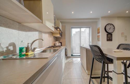 Bugibba Apartment | Top floor apt with common pool close to all amenities