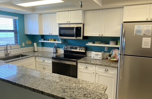 Navarre Beach Condo | Top Floor, Beach Style, Modernized. a Vacation to Remember