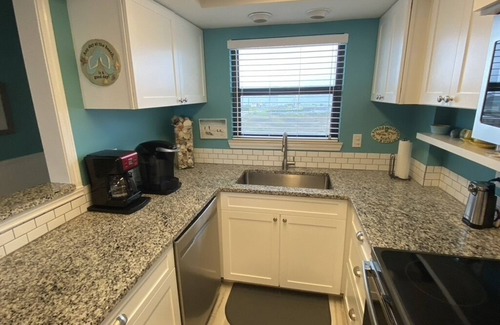 Navarre Beach Condo | Top Floor, Beach Style, Modernized. a Vacation to Remember
