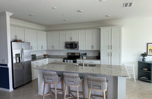 Biggar Condo | Top floor end unit condo with panoramic views in a serene setting