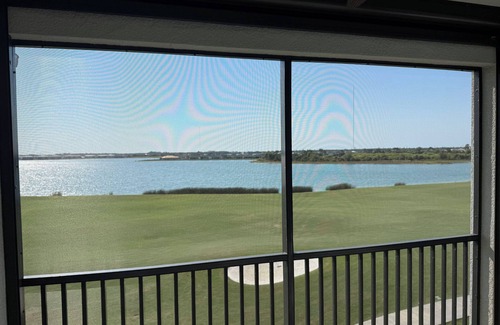 Biggar Condo | Top floor end unit condo with panoramic views in a serene setting
