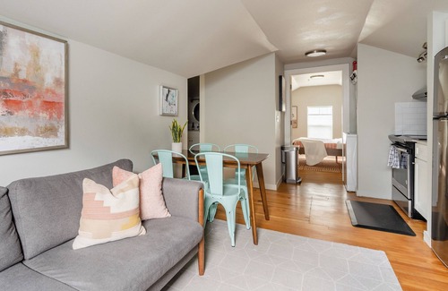 Sullivan's Gulch Apartment | Top-Floor Hideout Best Location 2BR 4 Guests
