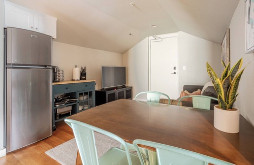 Sullivan's Gulch Apartment | Top-Floor Hideout Best Location 2BR 4 Guests