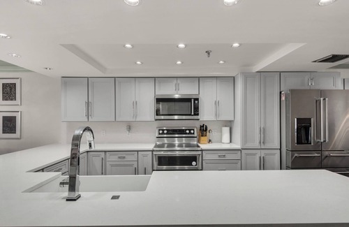 Holiday Isle Condo | Top Floor Inlet Reef GEM! Chic 2/2 sleeps 4!